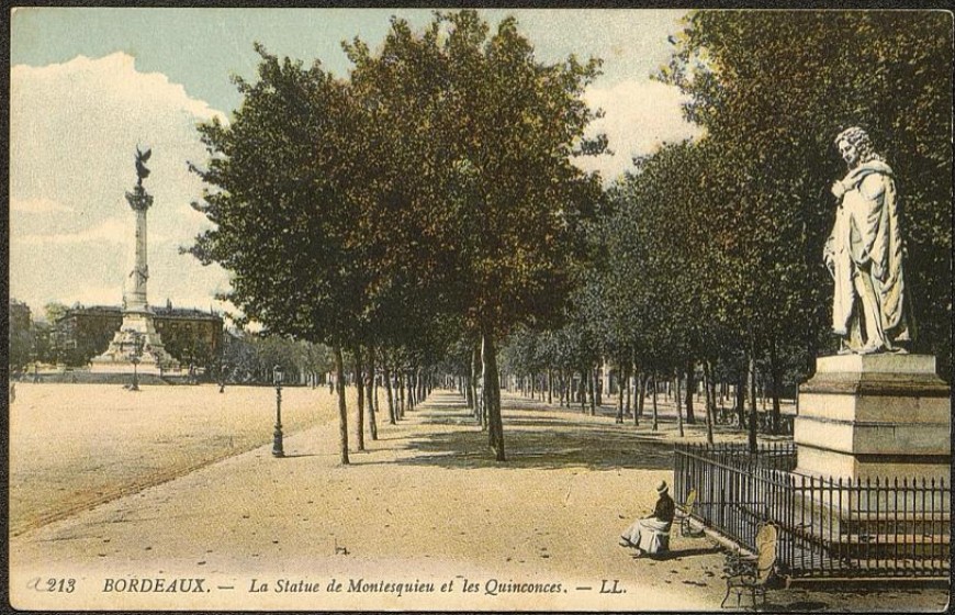 Place des Quinconces - XXème siècle - Statue de Montesquieu
