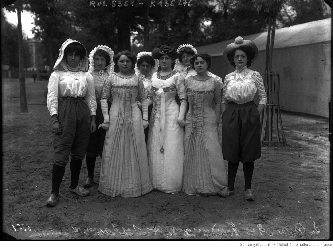 Place des Quinconces - 1909 - Reine des Vendanges