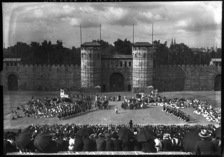 Place des Quinconces - 1916 - Bacchus trimophant