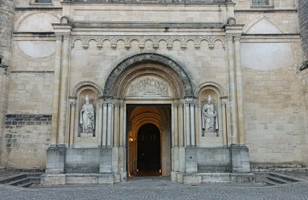 Basilique saint Seurin - Bordeaux - Fronton