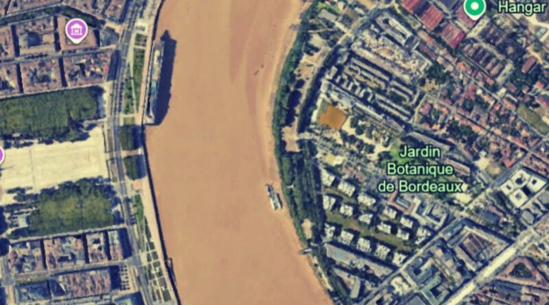 Place des quinconces - vue espace