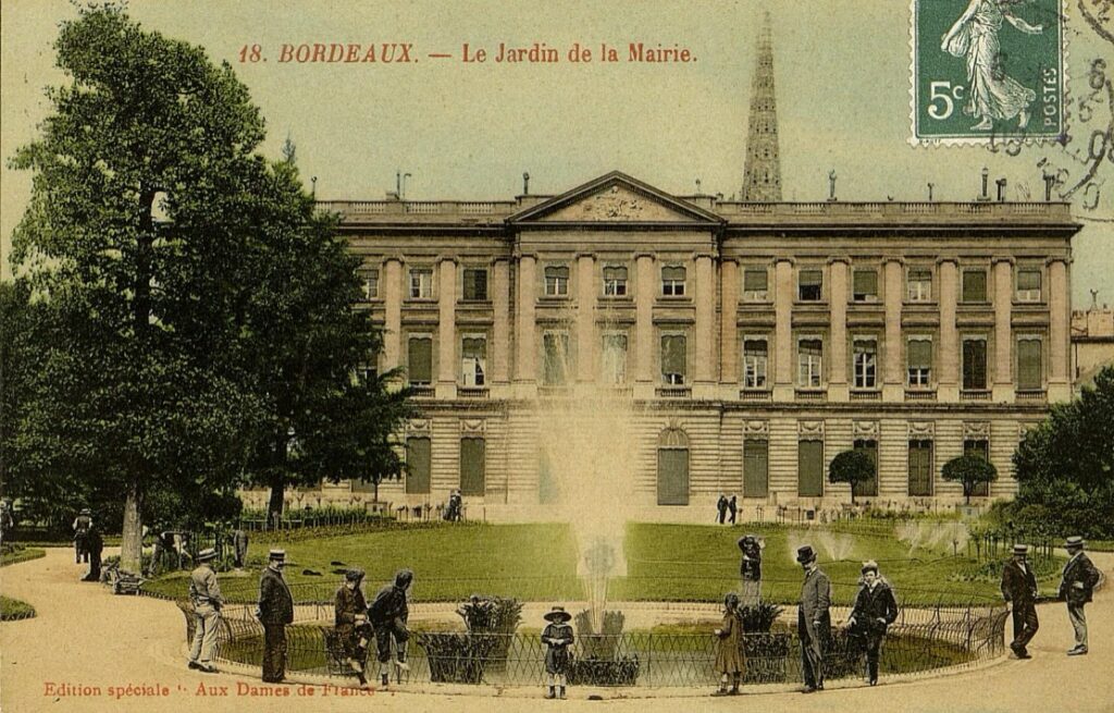 1900 - Hotel de ville - Jardins Palais Rohan - Source https://selene.bordeaux.fr/