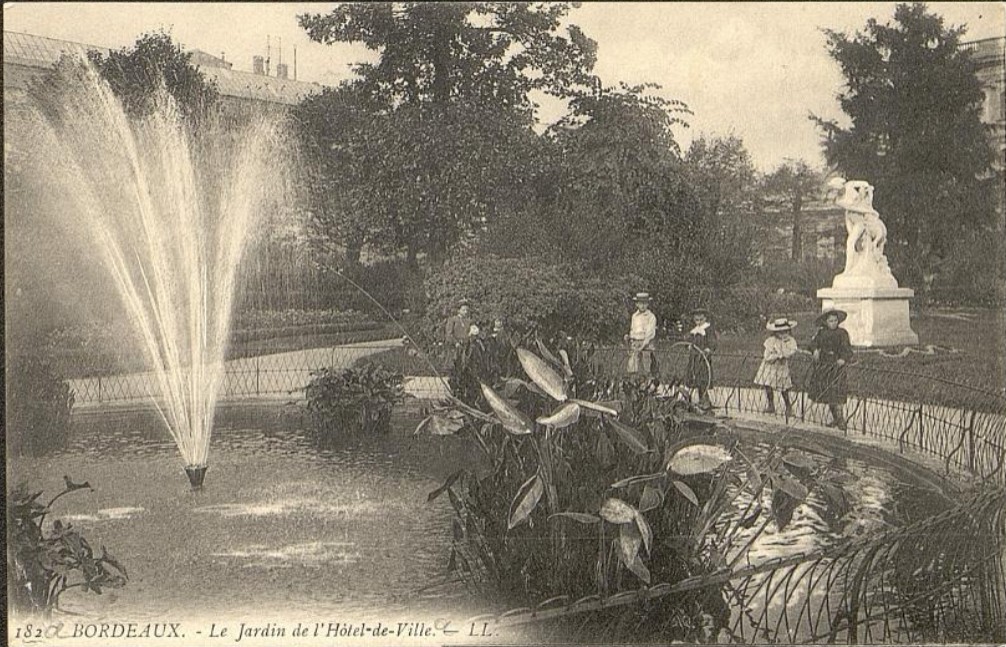 1900 - Hotel de ville - Jardins Palais Rohan - Source https://selene.bordeaux.fr/