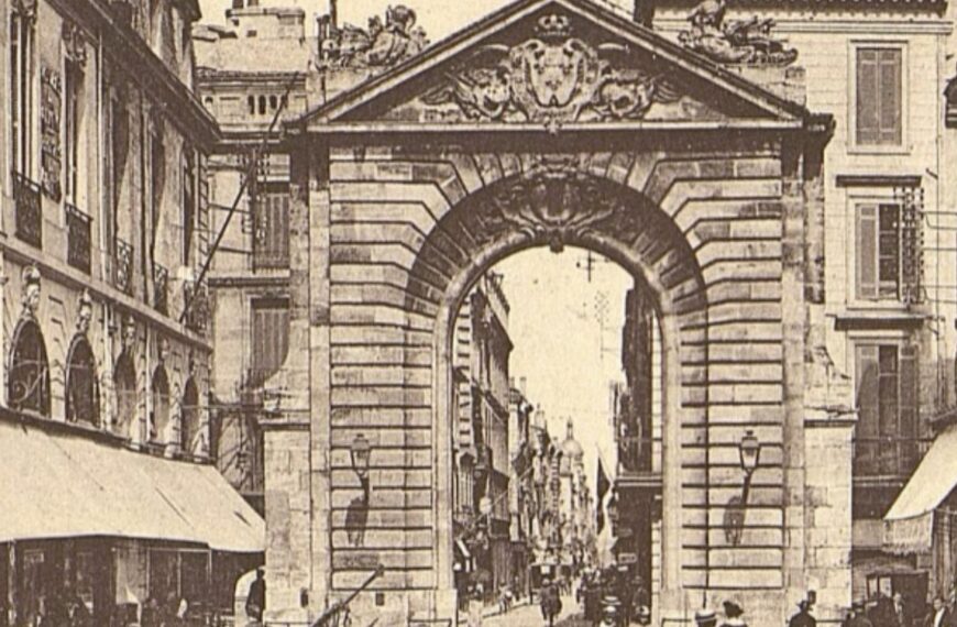 Porte Dijeaux Bordeaux