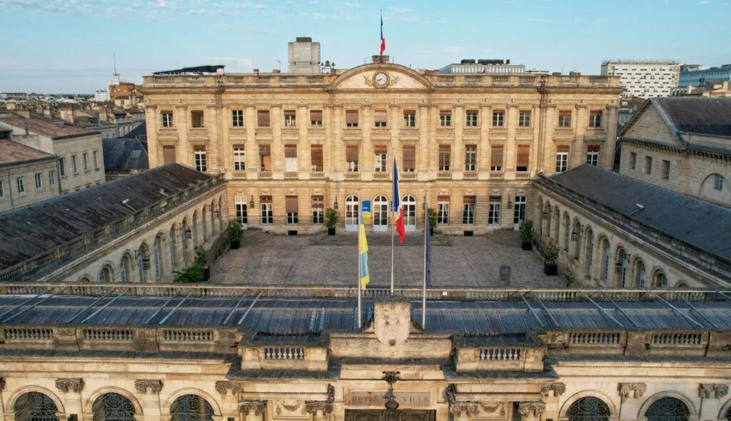 Cout d'honneur - Palais Rohan - Hotel de Ville Bordeaux - Source : https://www.bordeaux.fr/