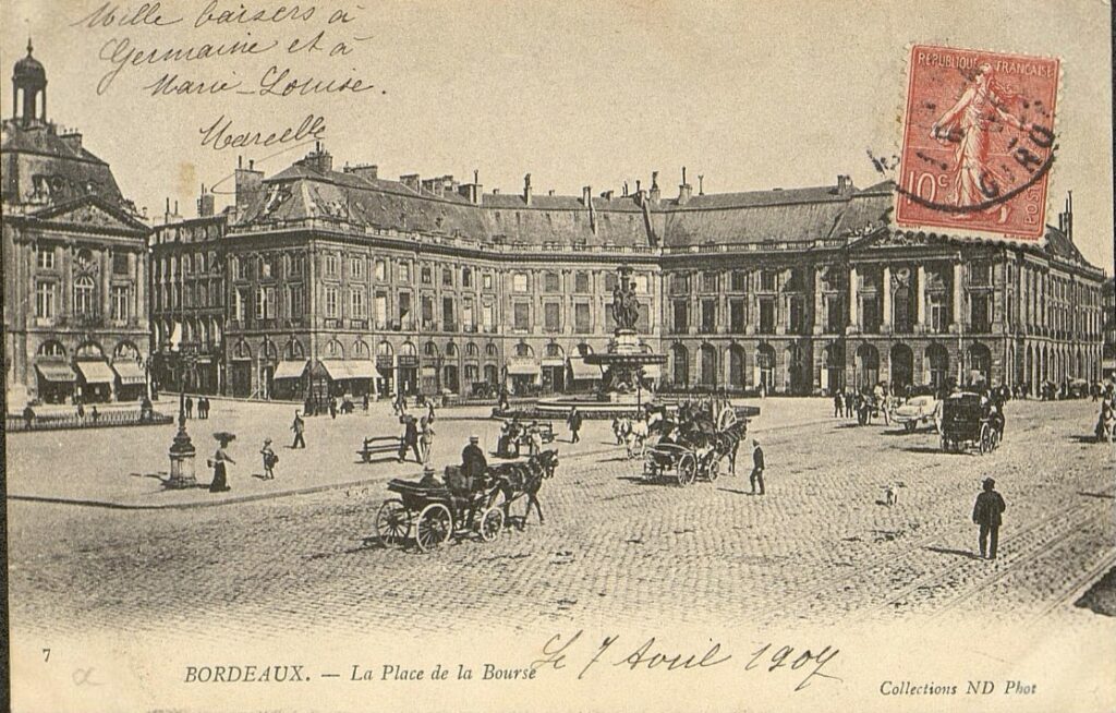 Place de la Bourse Bordeaux - 1900 - Source : https://selene.bordeaux.fr/